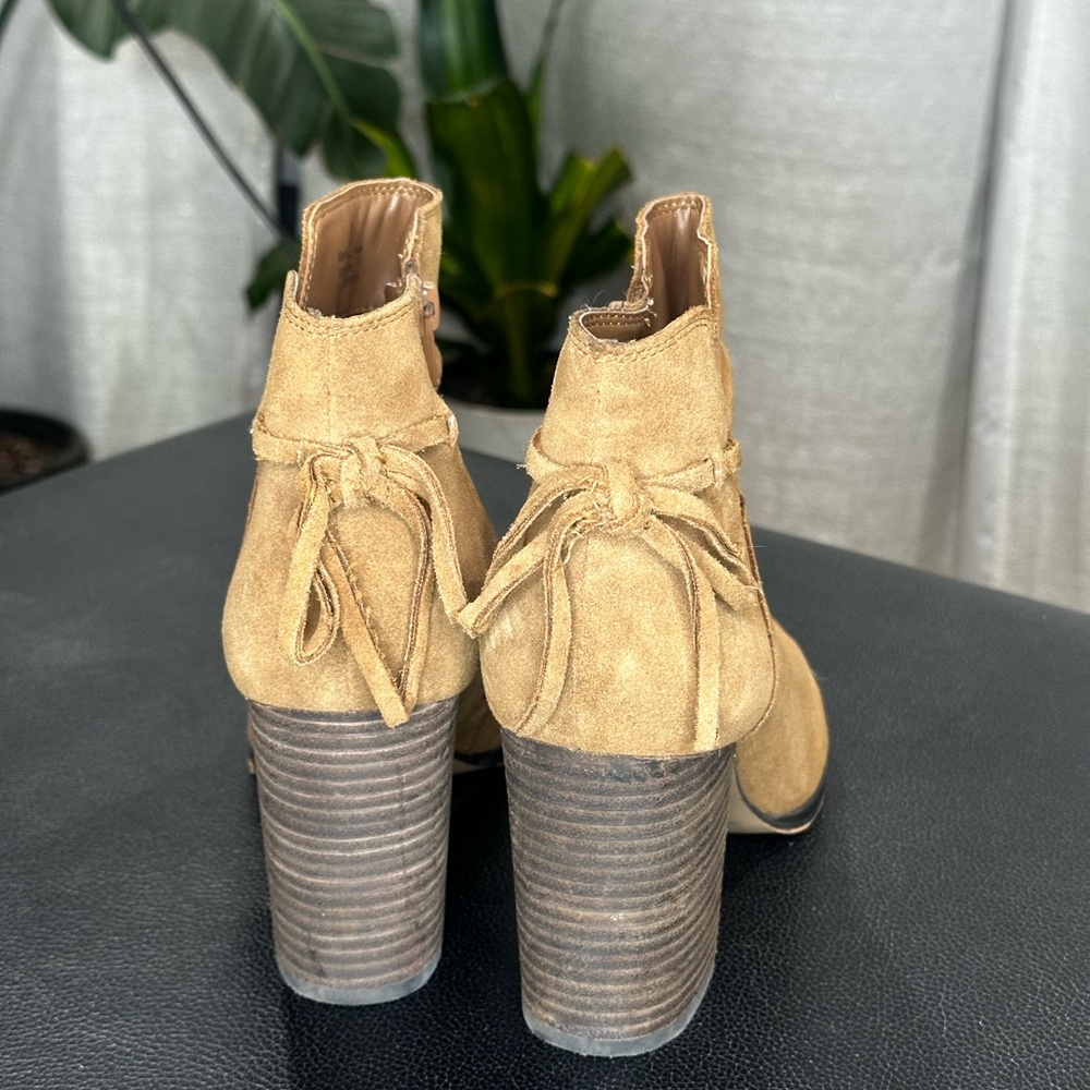 Gibson Latimer booties 
Brown 7.5